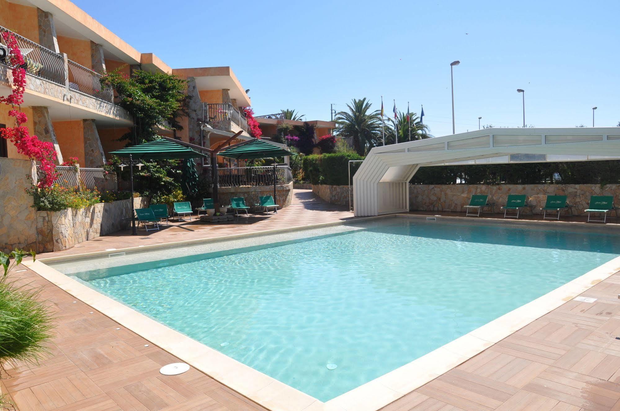 Palm Village Villasimius Exterior foto